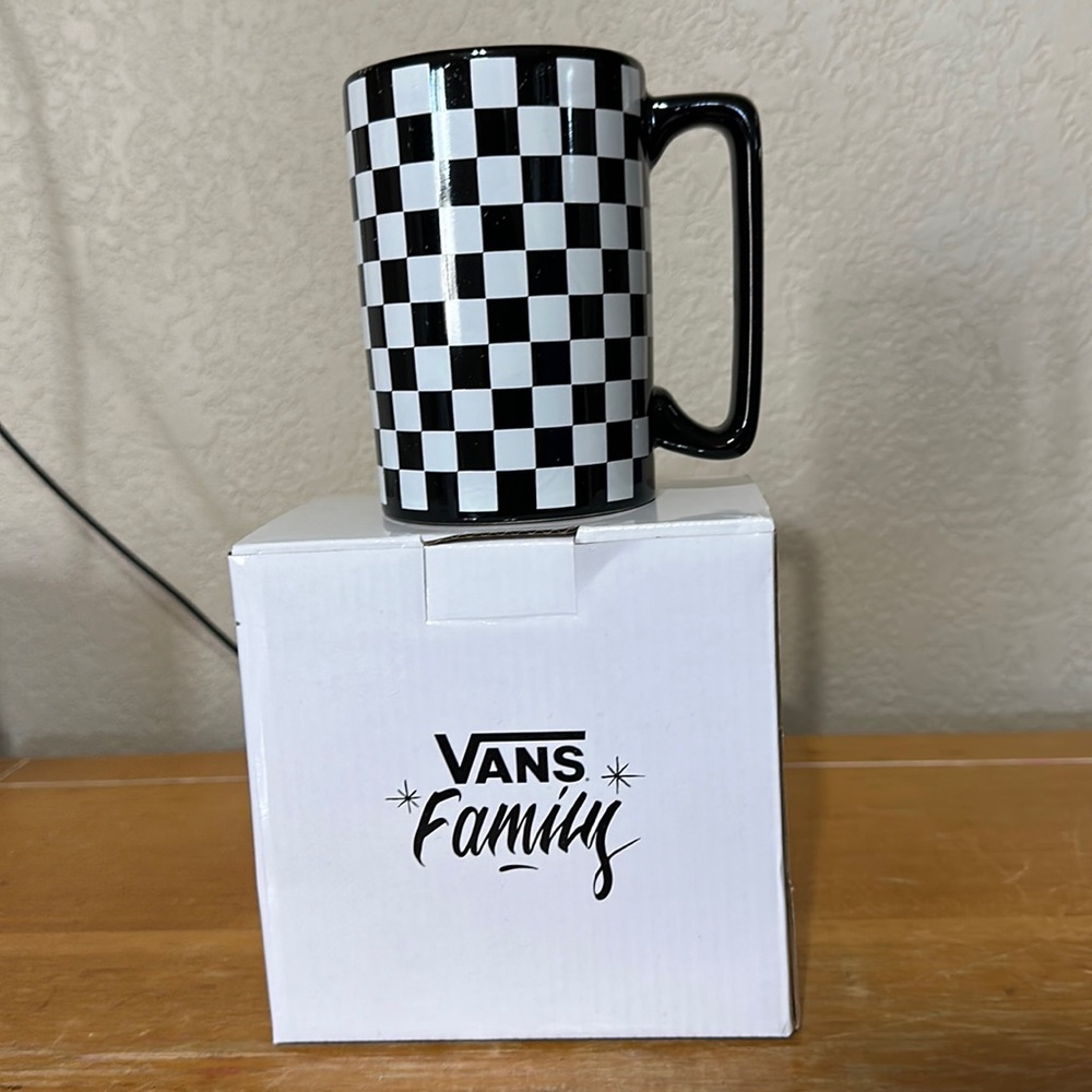 Vans Coffee Mug checkerboard off the wall 12oz